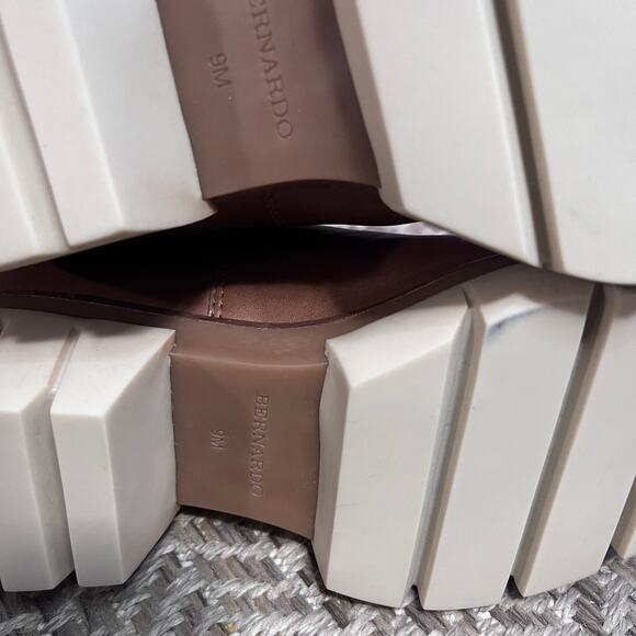 Bernardo Sutton Chelsea Boot Womens Sz 9 - Picture 11 of 11